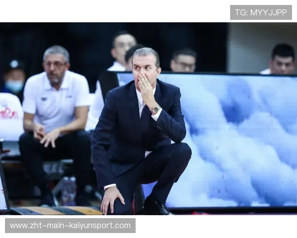 药厂9人新帅上任5天首胜，滕哈赫下课引关注，滕哈格续约