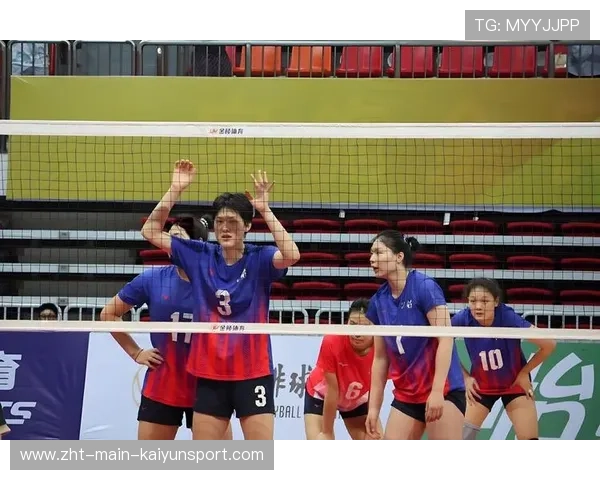 2026年世界青少年排球U19锦标赛 中国女排小花夺得铜牌，世界青年女子排球锦标赛